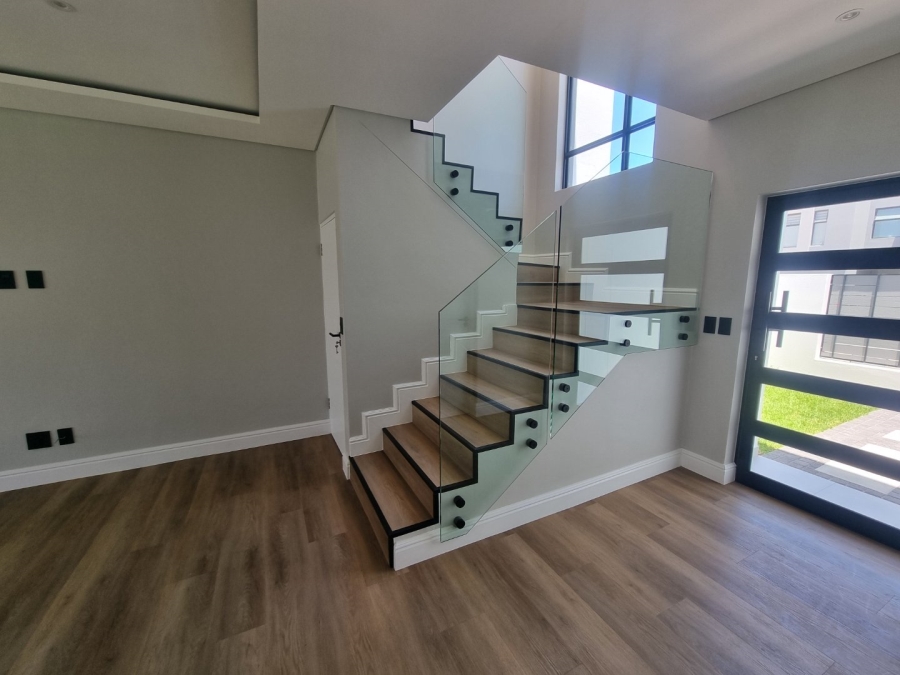 4 Bedroom Property for Sale in Sandown Western Cape